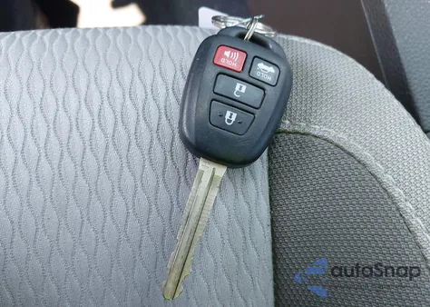 2019 Toyota Corolla Le z USA, uszkodzony, nr VIN 5YFBURHE6KP897982